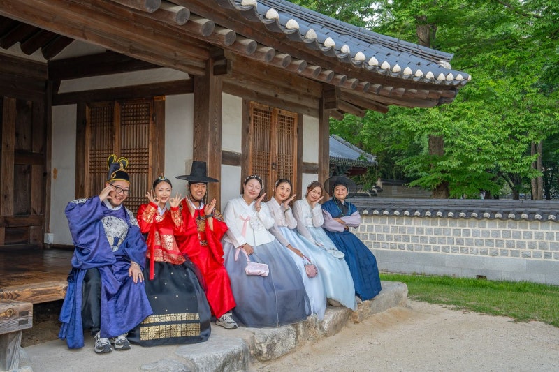 한 점 먹자 “디엔짠”…홍어 챌린지에 ‘하트’ 폭발