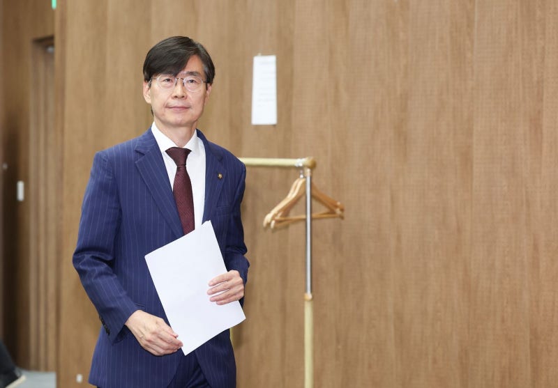 국힘 나가라는 비판에 조경태 “니가 가라 하와이”