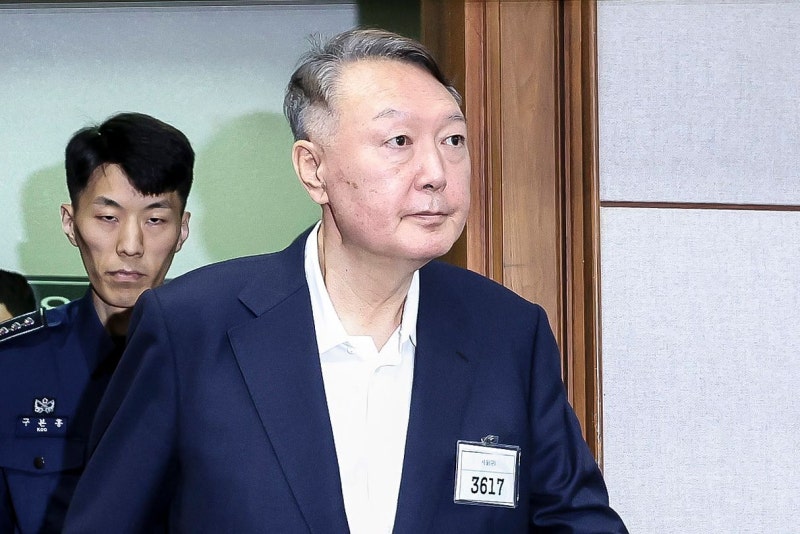 [속보] 법원 “尹, 명태균 <b>여론조사</b> 14회 <b>무상수수</b> 인정”