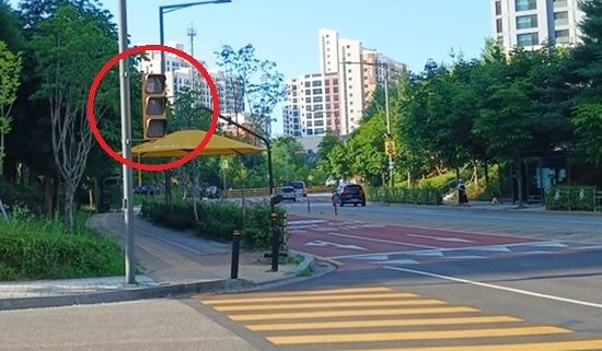 찜통 속 <b>영종도</b> ‘정전 대란’…승강기 갇히고 신호등도 마비
