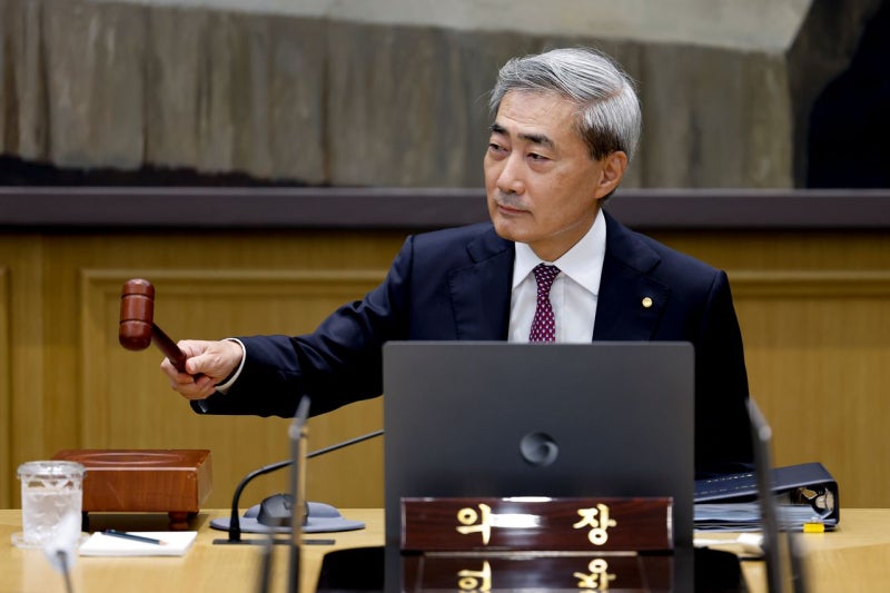 [속보] <b>한은</b>, <b>기준금리</b> 0.25%P <b>인상</b>…3년6개월만에 긴축 돌입