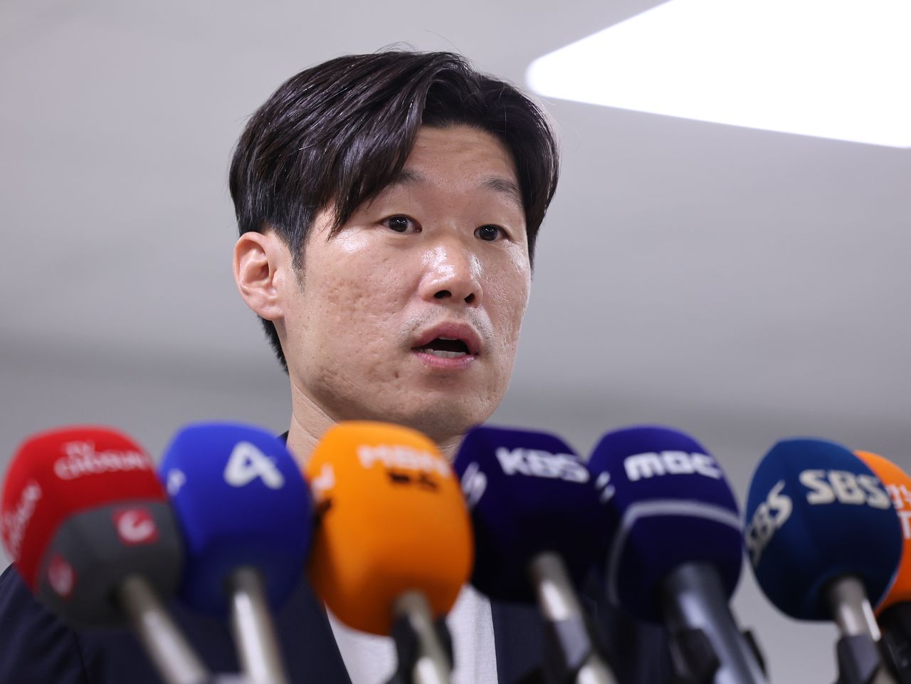 “뭘 알아” 전북협회장 때리자…<b>박지성</b> “그 분 위치에 안맞는 말”