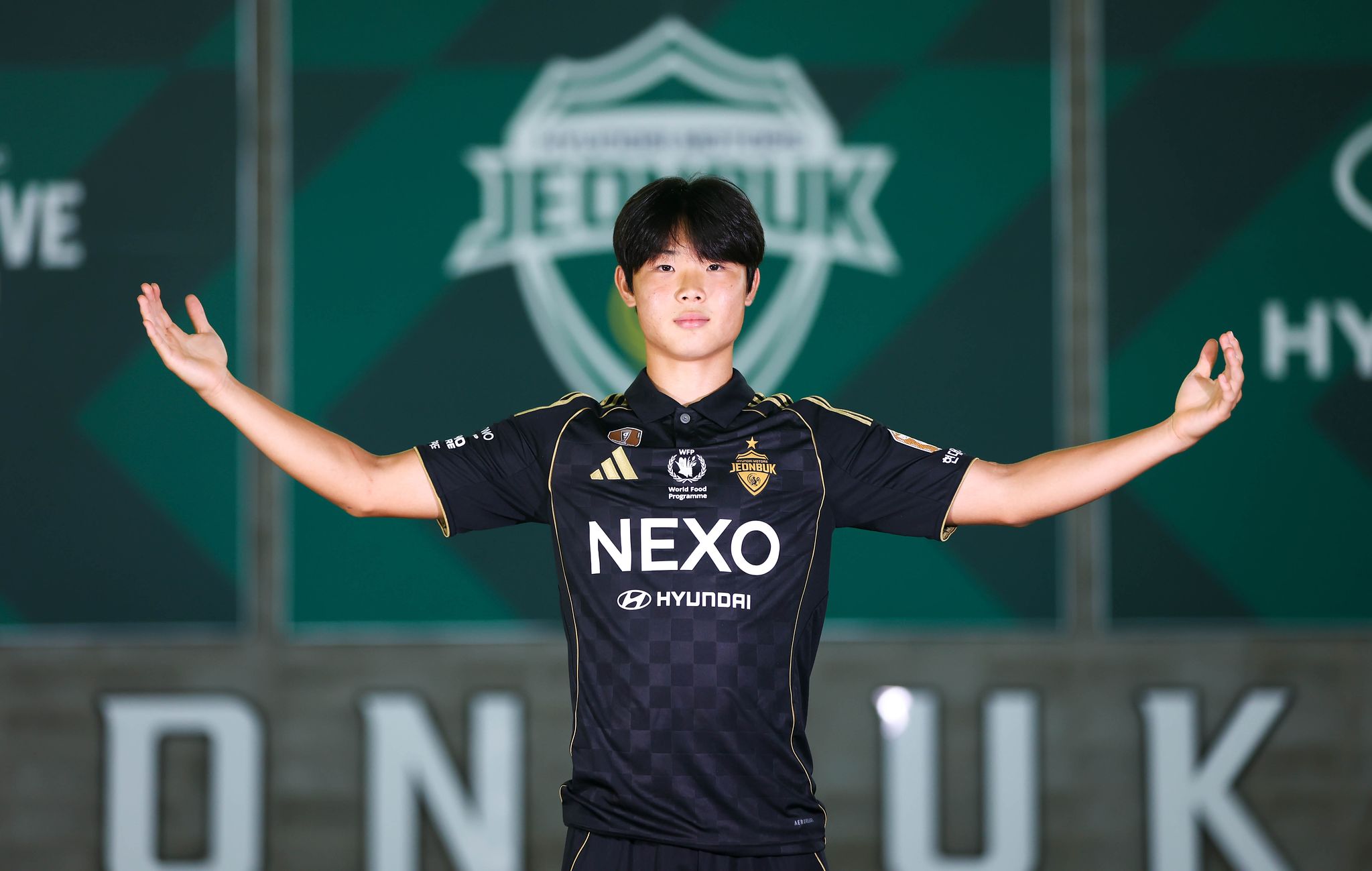 하늘에서 또 축구천재 내려왔다