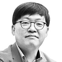 [이정민의 이코노믹스] 채용 초기엔 고용 유연하게, 오래 일할수록 고용 보호를