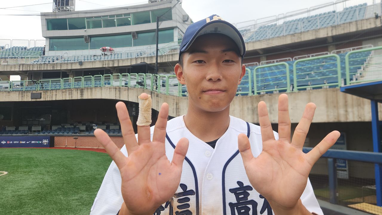 정수빈 닮은꼴 조희성 날았다… 유신고, 창단 첫 <b>대통령배</b> 결승 진출