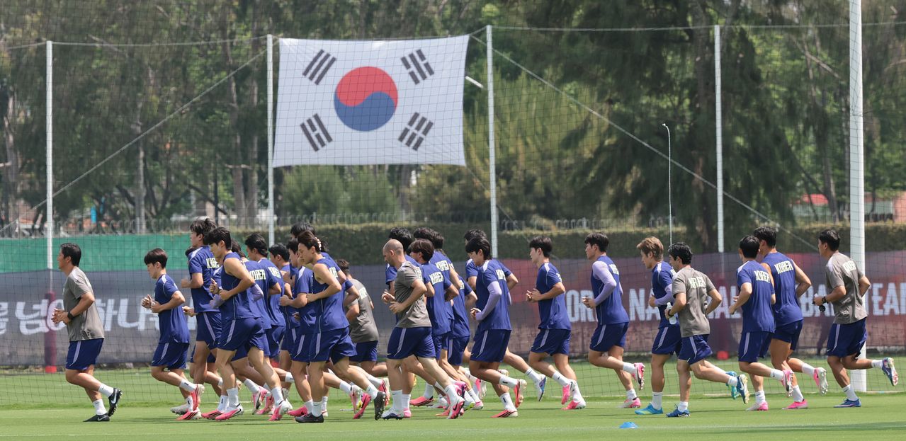 <b>축구</b>대표팀, <b>임시 감독</b> 공개 채용 시작...홍명보 후임