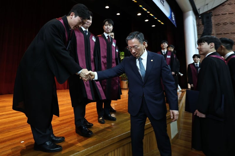 [사진] 정성호 법무 “빛의 속도로 형소법 개정…부작용 땐 빨리 고쳐야”