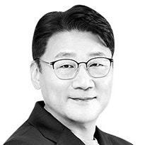 [최훈의 심리만화경] 피카소, 두 개의 시선을 하나로 담다
