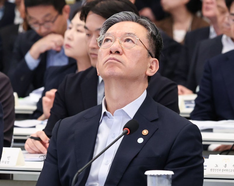 [사진] 대통령, 정성호에 “잘하시고, 잘 버티세요”