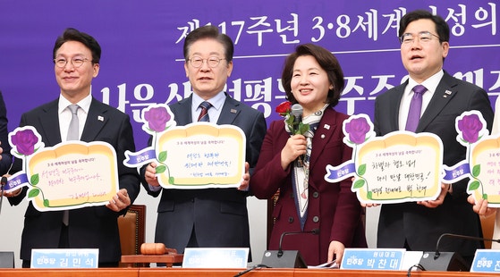 ‘李 우군’ 1년 만에 등 돌렸다…2030 그녀들의 변심, 왜