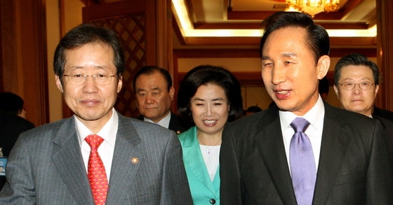 MB 아내 “동생이 그럴 수 있어!”…홍준표 ‘등짝 스매싱’ 사건 전말