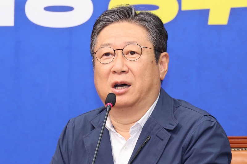 與 <b>황희</b> “버스 개조해 <b>청년</b> 단기 주거 공간으로…1만 세대면 5000억원 ...