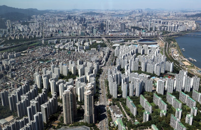 <b>서울시</b>, 주택 대책에 <b>그린벨트</b> 활용 <b>반대</b>…“사전협의 부족 유감”
