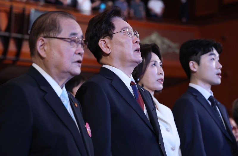 [속보] 李 “친일 부당<b>재산 환수</b>, 역사에 확실한 책임 묻겠다”