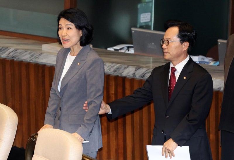 ‘<b>이진숙 제명촉구</b> 결의안’ 찬성 157명…국회 본회의 통과