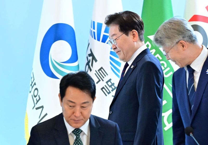 [사진] 이 대통령 “중앙·지방 원팀 돼야”