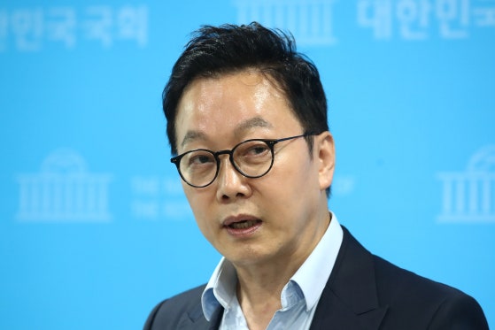 <b>김민석</b>, 당대표 특보 7명 <b>임명</b>…기획 <b>정봉주</b>·대미외교 송호창