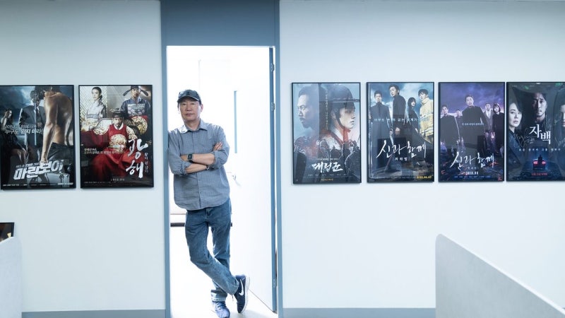 ‘쌍천만’에 오만했다  …관객 훈계하다 참패