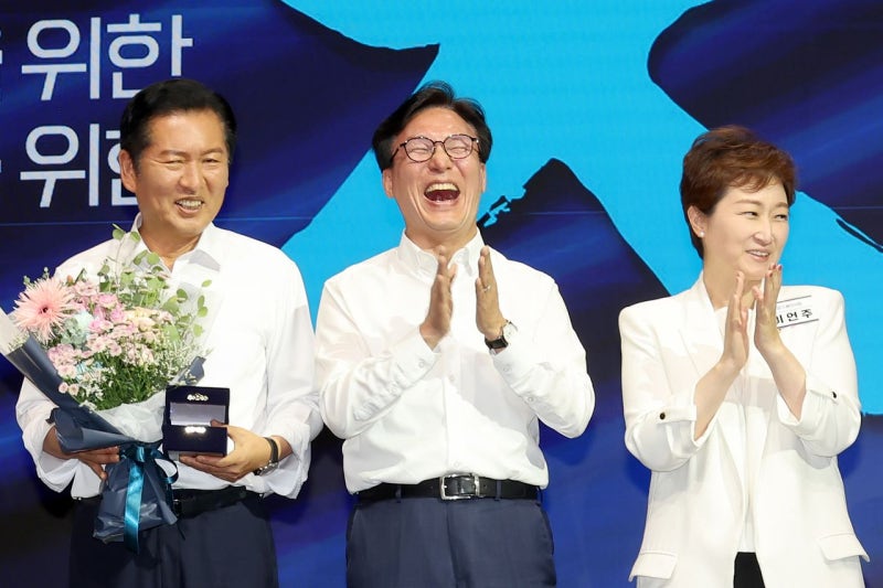 “중도는 없다? 정청래 생각”…외연 확장 힘 실은 김민석