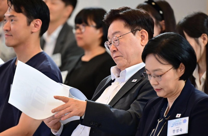 李, 조희대 <b>제청</b> <b>대법관</b> 후보자 <b>반려</b>…이승만 이후 69년만