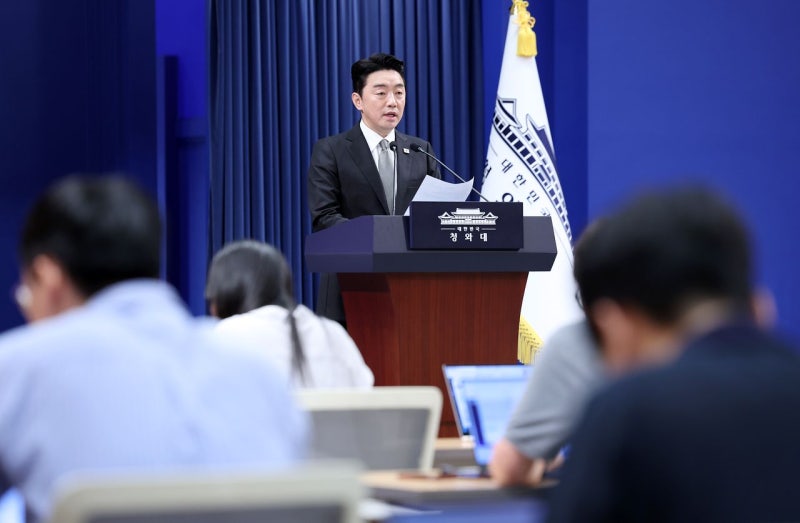<b>경제부총리</b> <b>이형일</b>·법무 김승원·성평등 용혜인…李, 6개 부처 개각