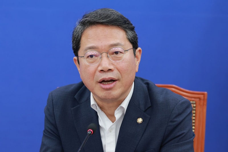 “이 대통령 공소 취소” 외친 <b>김승원</b>, 법무장관 후보로