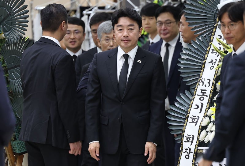 조희대 부친상, 빈소 찾은 강훈식…여당 “장례 기간 예우”