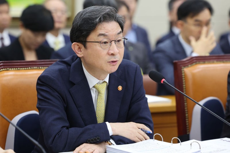 <b>조국혁신당</b> “레버리지 ETF 책임, <b>이억원</b> 금융위원장도 <b>사퇴</b>해야”