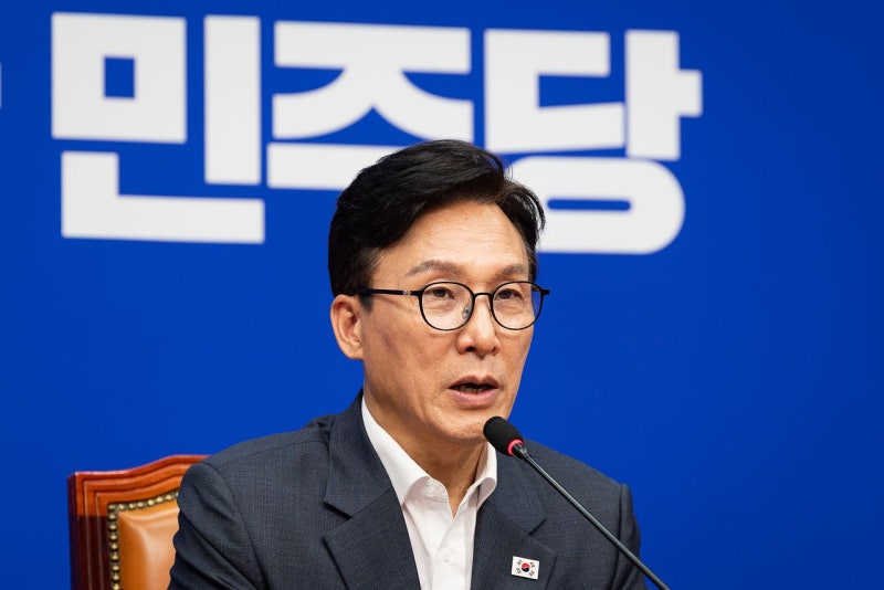 국회서 포착된 ‘정청래 세력’ 문자 한 통…김민석, <b>강민구</b> 즉시 <b>해임</b>