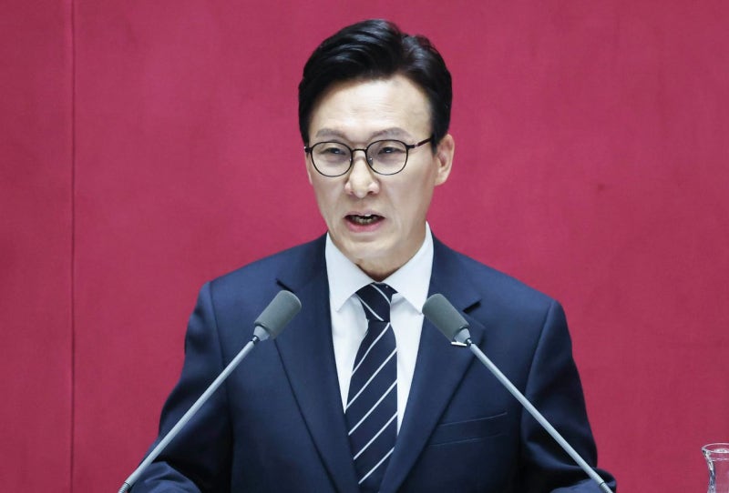 [속보] <b>김민석</b> “<b>개헌 추진</b>…권력구조 개편, 국민 원하는 선까지”