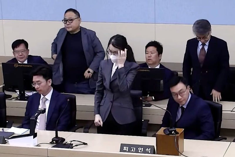 <b>김건희</b> “남편 때문에 <b>재산</b>·<b>명예</b> 잃었다” 눈물의 <b>최후진술</b>