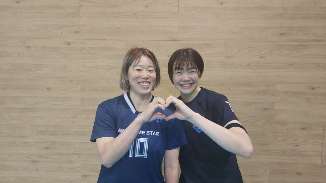 한국 리그에 도전장을 내민 도로공사 우치세토 마미(왼쪽)와 IBK기업은행 오사나이 미와코. 기흥=김효경 기자