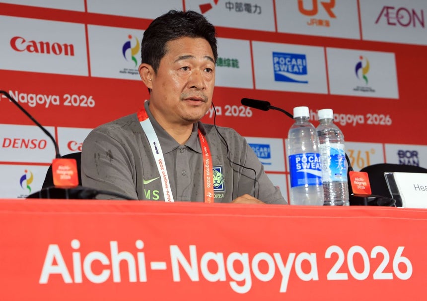 2026 아이치·나고야 아시안게임에 출전하는 23세 이하(U-23) 남자 축구 대표팀 이민성 감독이 14일 일본 나고야 미즈호 럭비경기장에서 열린 기자회견에서 취재진 질문에 답하고 있다. 연합뉴스