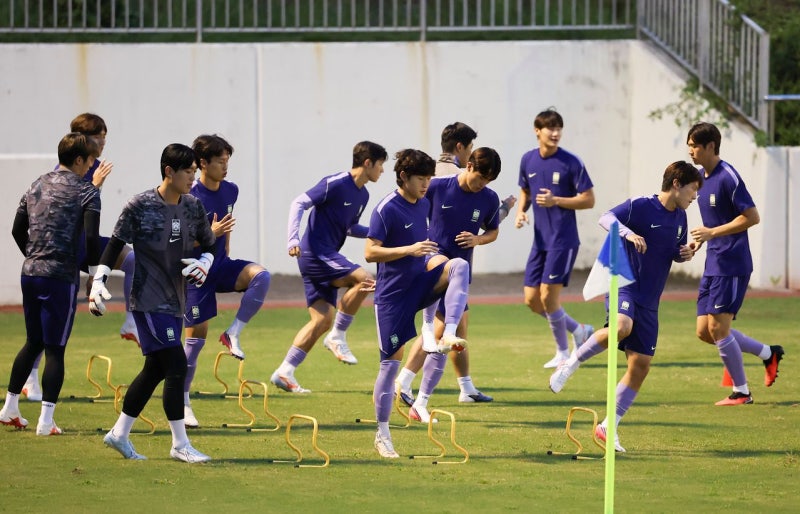<b>축구선수</b> 탄 버스가 왜 야구장에… AG 조직위 황당한 실수