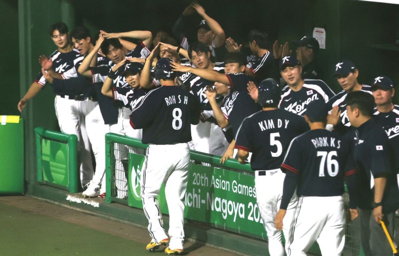 7이닝 21타자로 끝… AG 야구 대표팀, <b>홍콩</b>에 13-0 <b>콜드게임</b>승