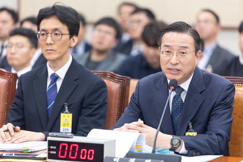 검찰총장 대행에 ‘대북송금 수사 사과’ 이정현
