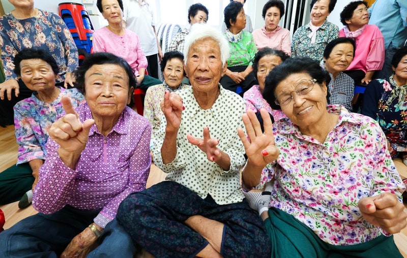 “딴동네 사는 형제 다 죽었어” 최고 장수촌, 매일 4시간 비밀
