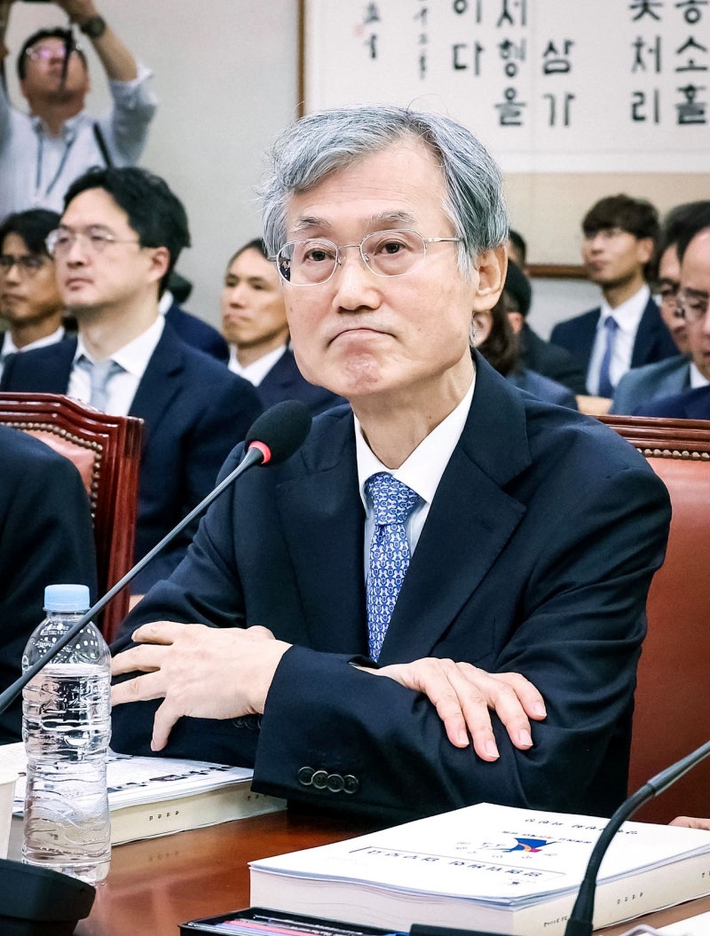 조희대 “화면 띄울 수 있나”…품에서 종이 꺼내 6분 작심발언