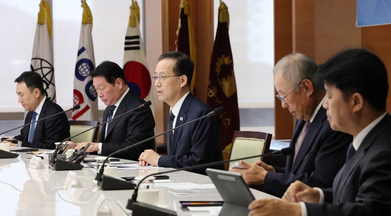 [사진] 경제 6단체장 만난 부총리 “투자 막는 애로 해소”