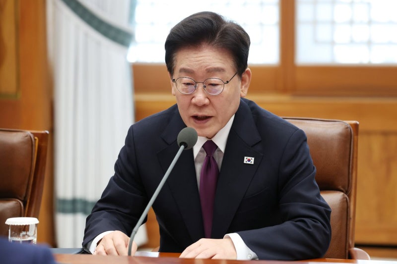 李대통령 “능력도 안 되면서 큰 자리 요구, 개혁 명분 <b>내부 공격</b>”