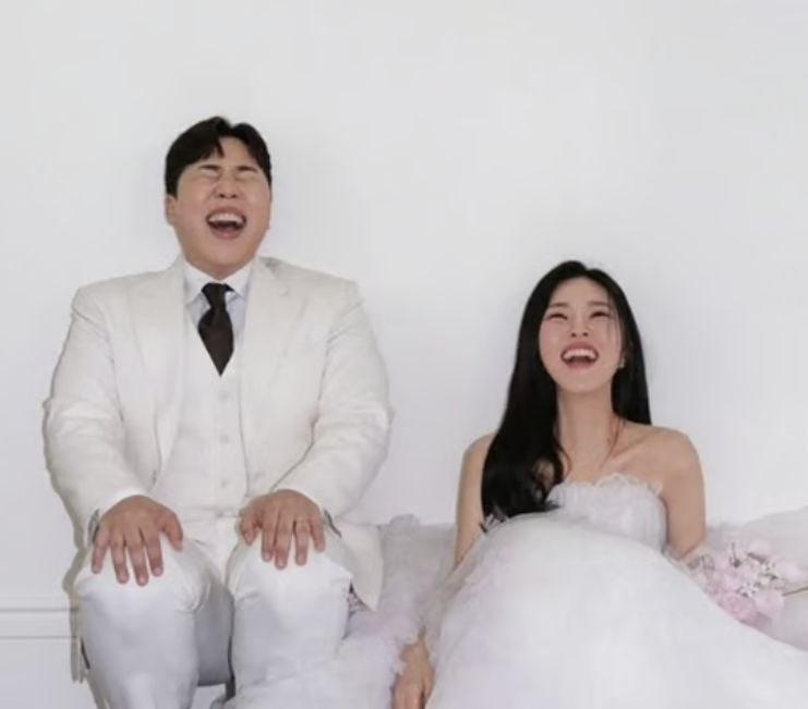 41세 <b>한윤서</b> 오늘 <b>결혼</b> “노처녀 대명사인 저에게 이런 날이”