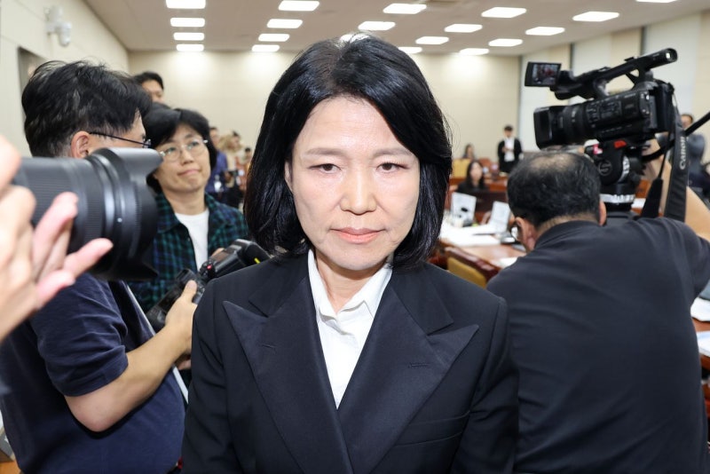[속보] <b>과방위</b>, 與주도 이진숙 국감 <b>제척 의결</b>…국힘, 반발해 불참