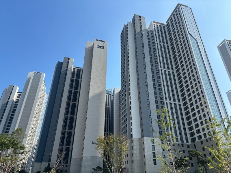 같은 재개발 신축인데…광명은 보수, 부평은 진보 왜