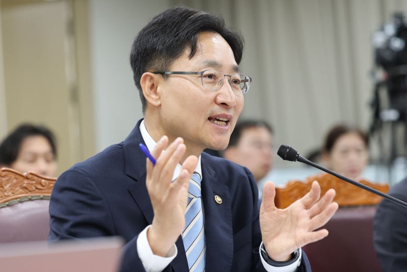 [속보] 신임 대통령 비서실장에 <b>임광현</b> 국세청장