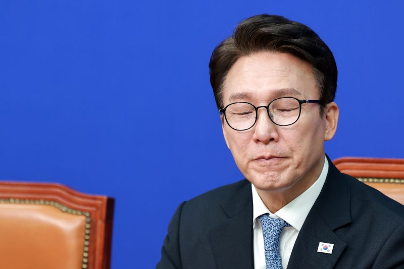 ‘<b>신천지</b> 집단가입’ 폭탄에 친청계 격앙…김민석 ‘계파충돌’ 속앓이
