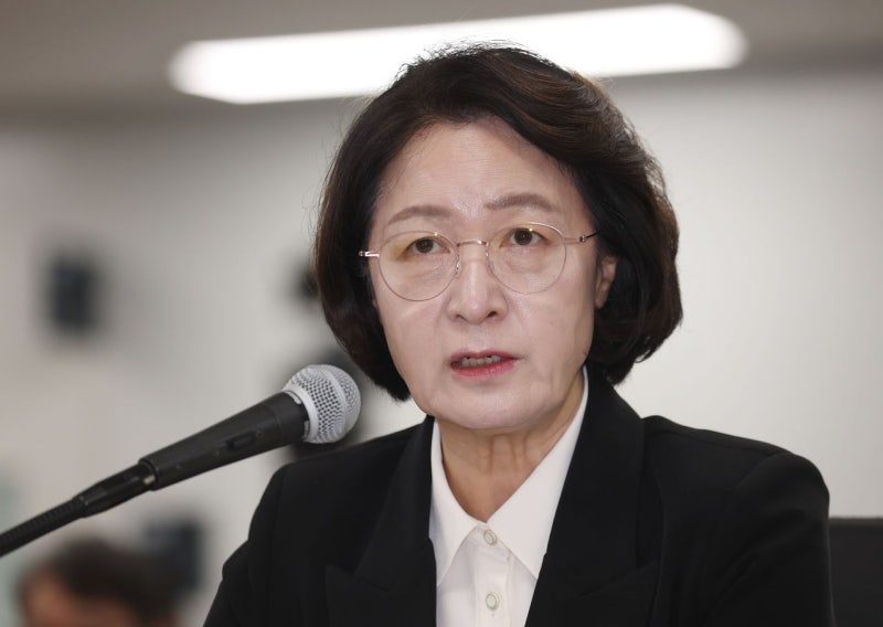 <b>추미애</b> “경기도에 공항 없는 건 말 안돼…국제공항 <b>용역 재개</b> 결정”