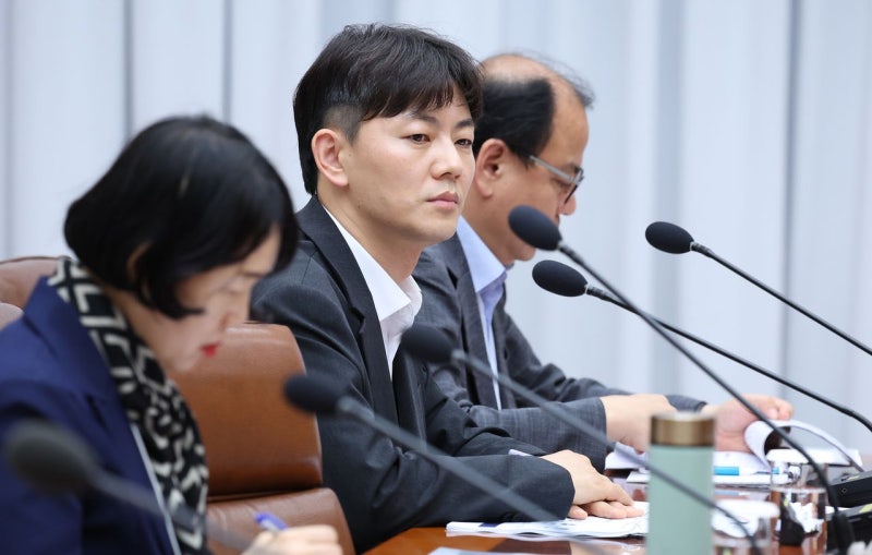‘80년생’ <b>청년미래비서관</b> 재산 161억…주식만 119억, 차는 포르쉐