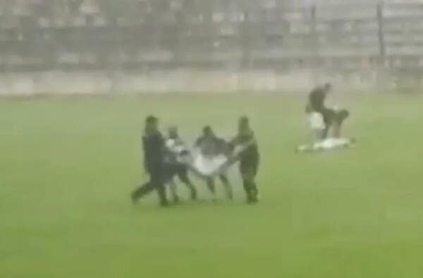 <b>브라질</b> <b>축구</b>경기장 날벼락, 선수 숨져…20년간 2194명 사망