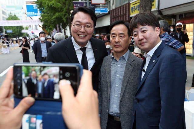 탈당한 <b>천하람</b>, <b>이준석</b> 신당 <b>합류</b>…“국힘 근본적 개혁 어려워”