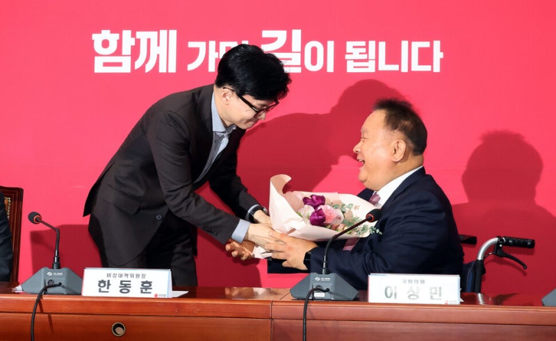 당적 3번 바꾼 <b>이상민</b> “윤 정부 성공 위해 총선 승리”